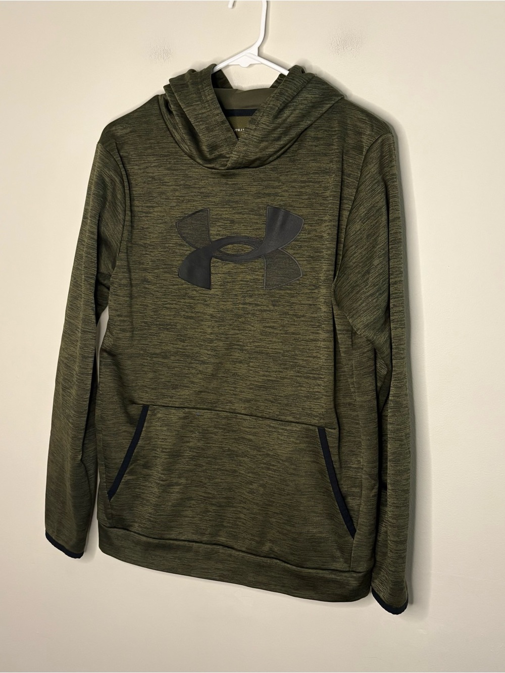 Under Armour youth xlarge Olive Green Pullover Hoodie sweatshirt fall school